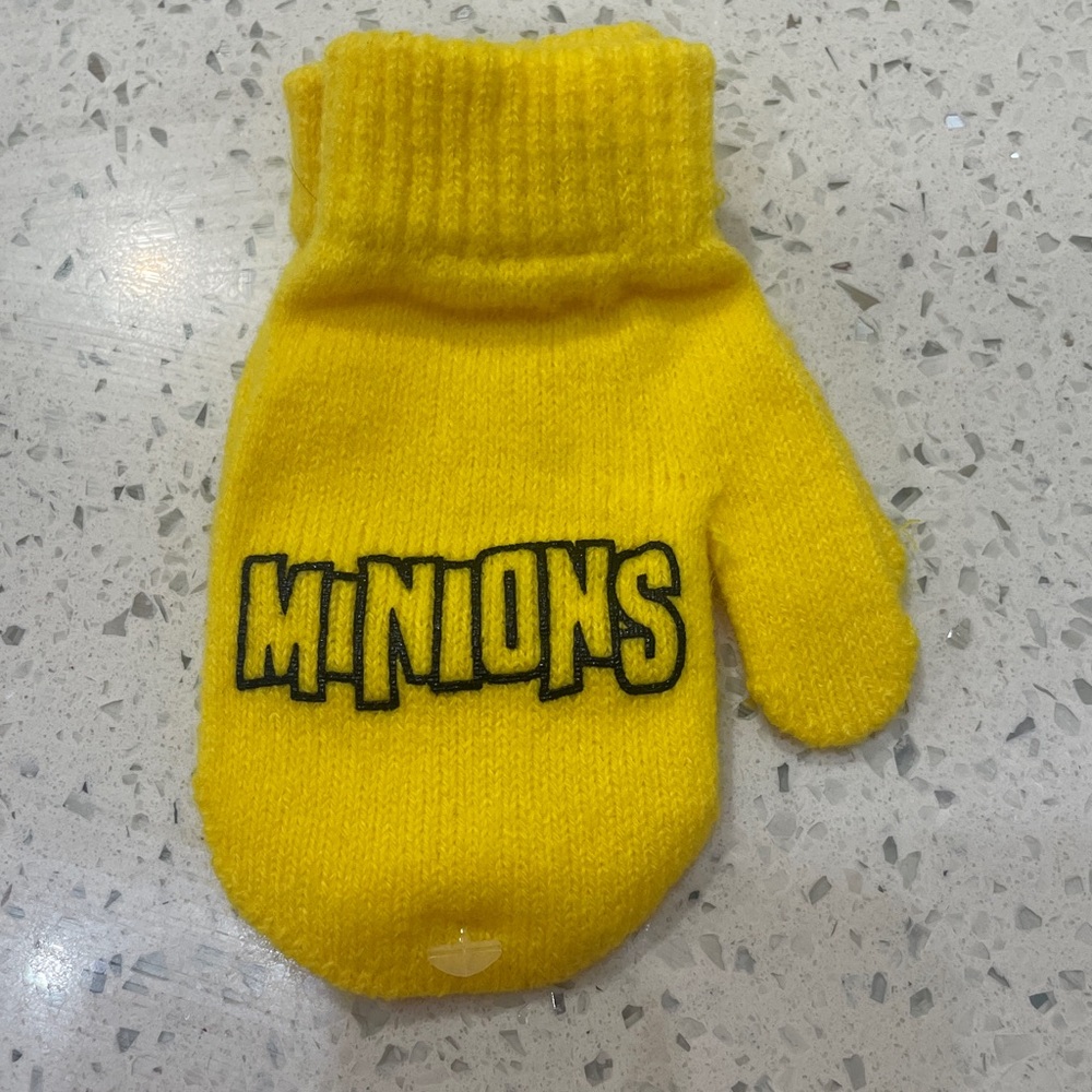 New! Minions yellow Knit gloves
